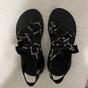 CHACO Black & White Size: 8 Sandals
